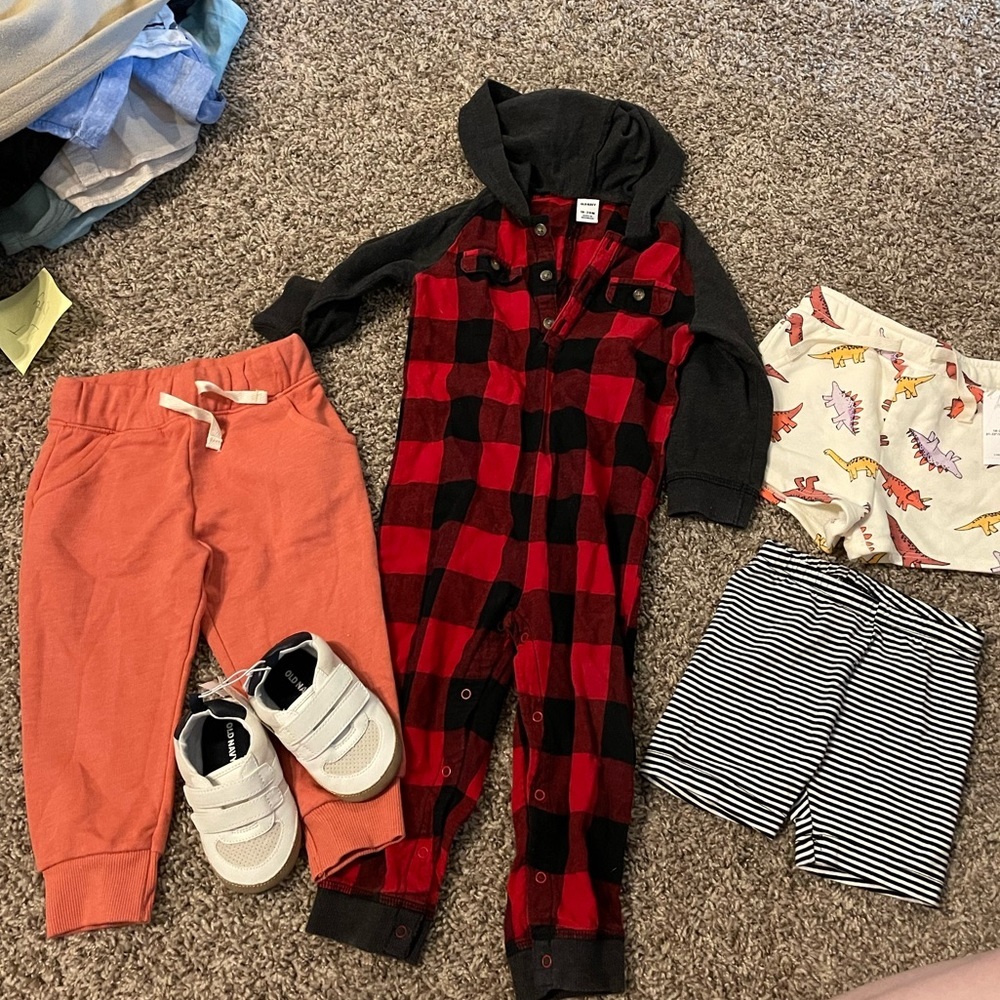 Bundle of 5 pieces boys items 18-24 months